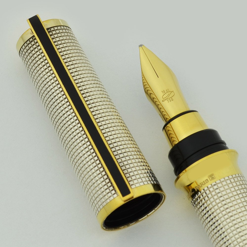 S T Dupont Montparnasse Fountain Pen - Large, Silver Plated Grid